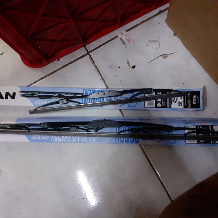 wiper bled depan ertiga