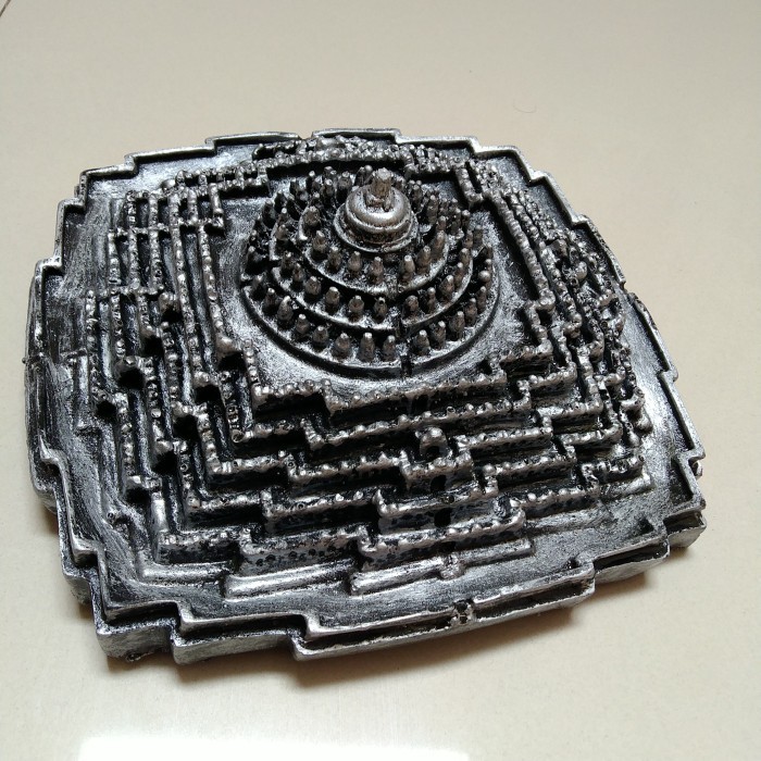 REPLIKA CANDI BOROBUDUR FIBER warna silver