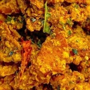 

KULIT AYAM PEDAS DAUN JERUK KULIT AYAM PEDAS CRISPY KEMASAN 500 GR