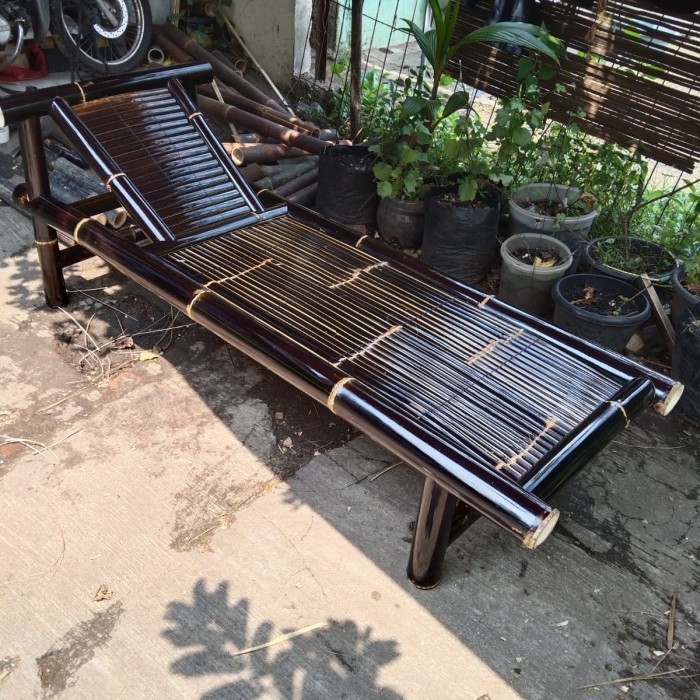 TERLARIS Unik kursi panjang santai taman bale sender bambu hitam Diskon