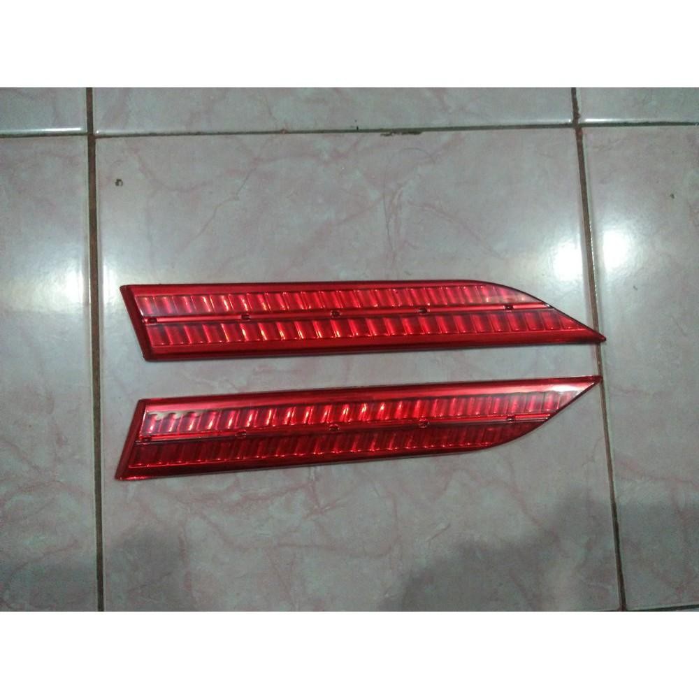 Reflektor Trunklid Innova