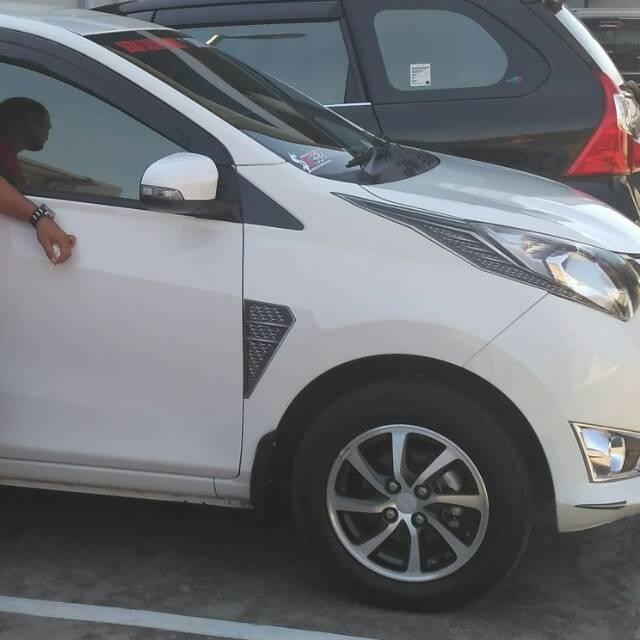 Mudguard Karpet Lumpur Calya Sigra / Kepet Lumpur Selebor Ban Mobil