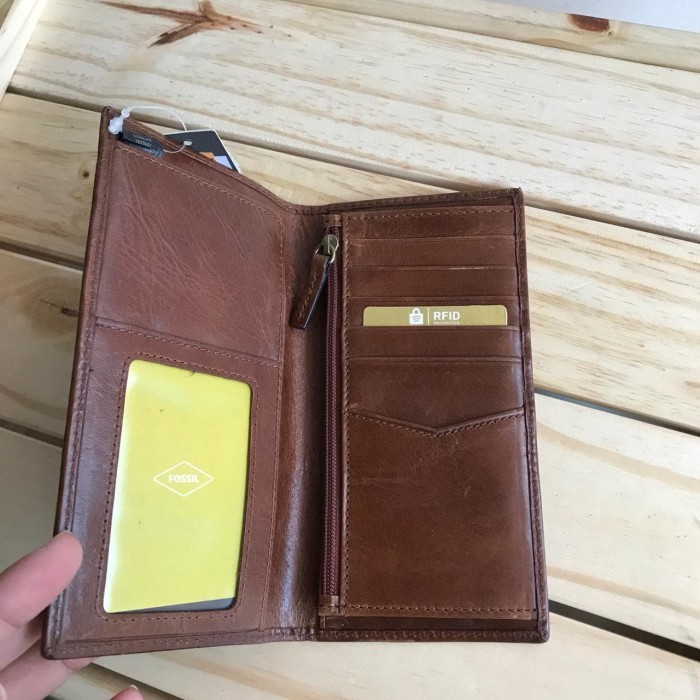 Dompet fossil pria