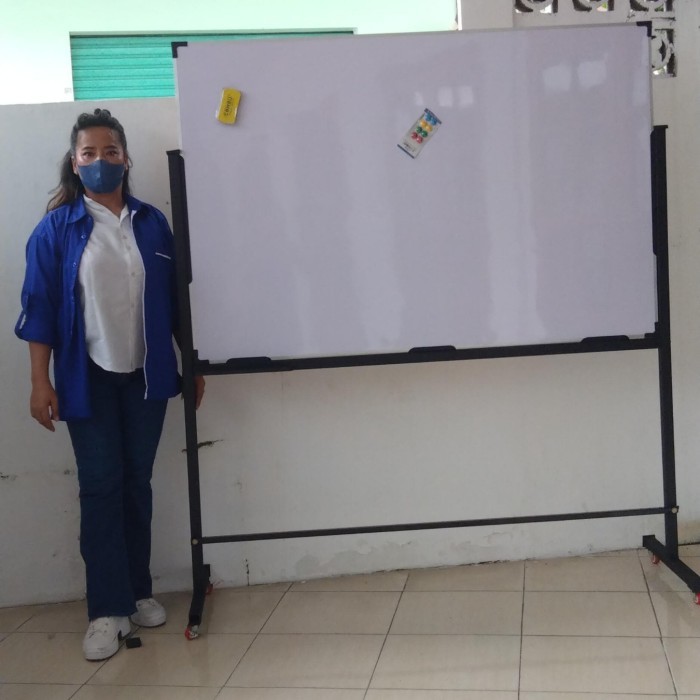 

whiteboard stand roda 1m 150 Cm