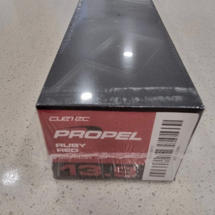 Cuetec Propel Red Jump Cue Brand New