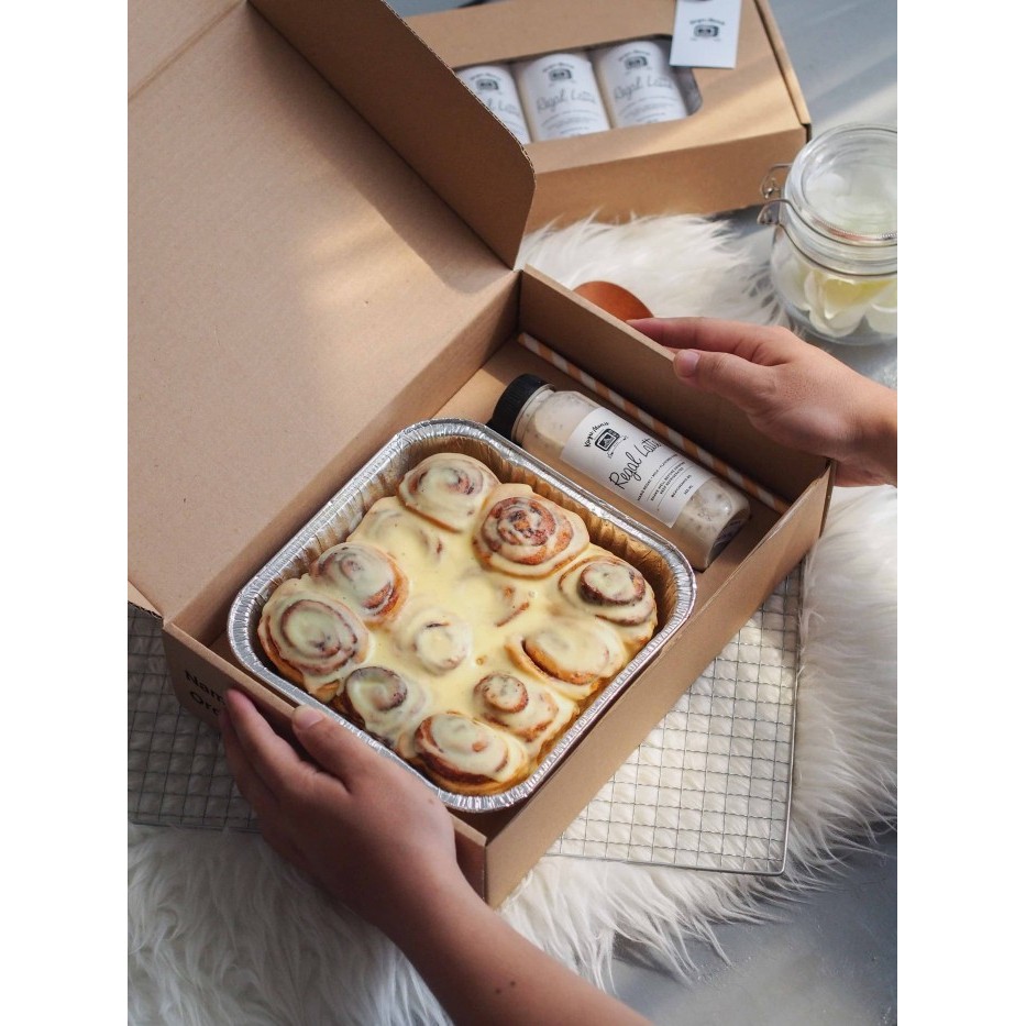 

Paket Hampers Creamcheese Cinnamon Rolls & Regal Latte
