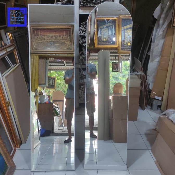 Cermin Standing Cermin Full Body Cermin Oval 50X150 Cm Lampu 3 Mode