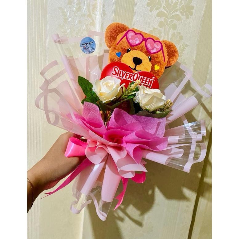 

CR - buket coklat silverqueen beruang valentine ultah wisuda TERLARIS