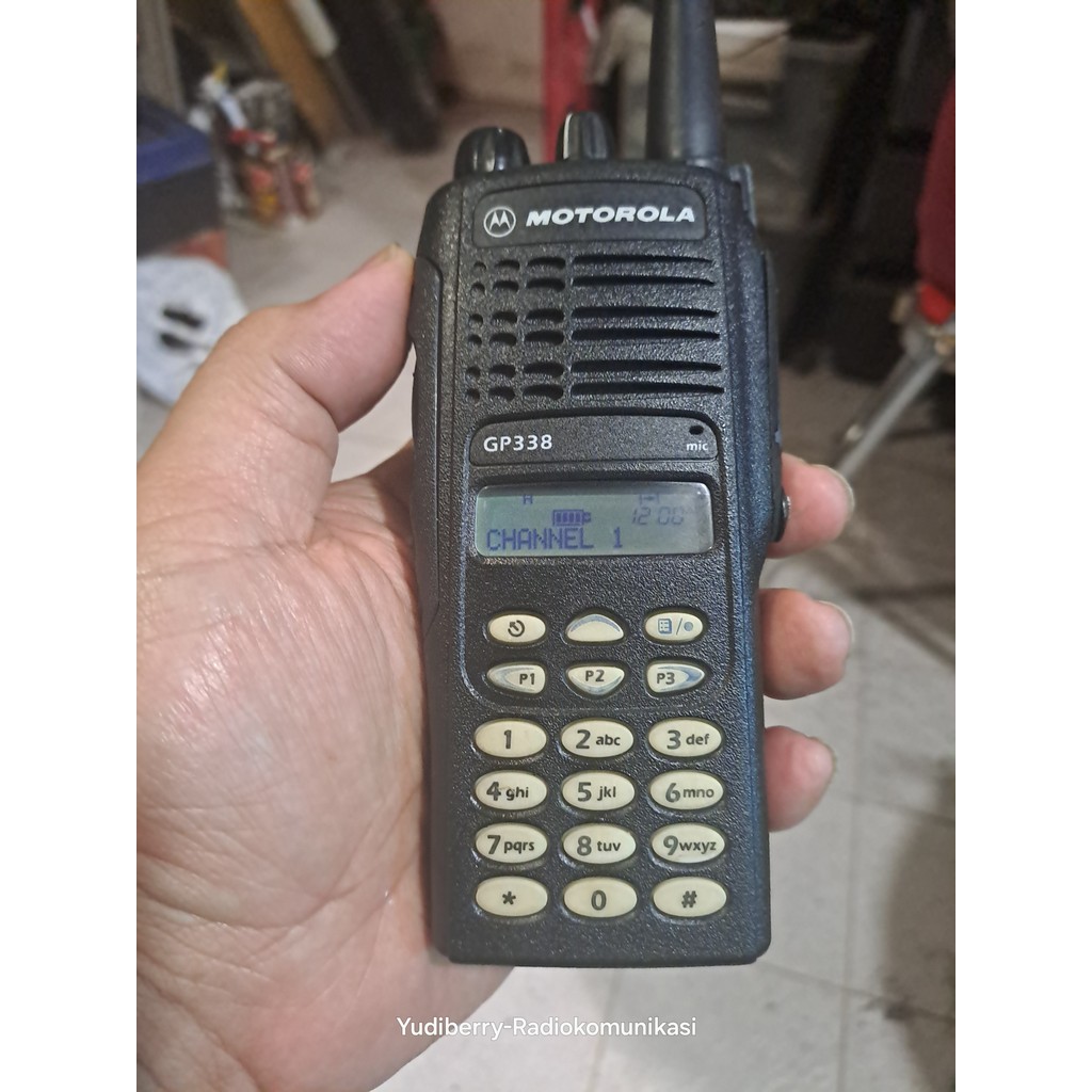 HT MOTOROLA GP338  FREKUENSI UHF 350MHZ SEPI JALURNYA SANGAT PRIVATE  FREKUENSI TIDAK UMUM