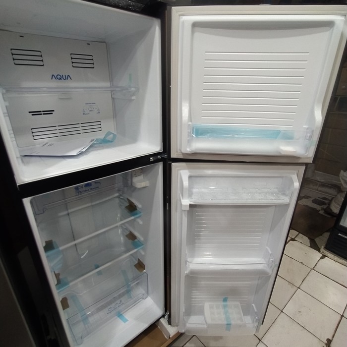 Kulkas 2 Pintu Aqua AQR-D261 / Aqua Kulkas AQRD261