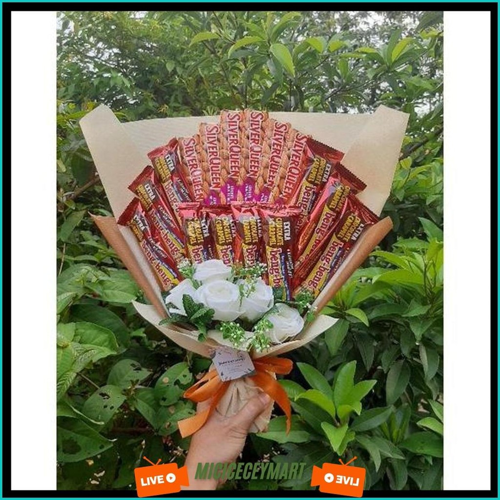 

(S) Buket Silverqueen Plus Bengbeng Bunga Cantik Hadiah Valentine Mewah Spesial/Paket/Bingkisan Snack Ulang Tahun/Ultah/ Wisuda/Kado/Hadiah Termurah Banget