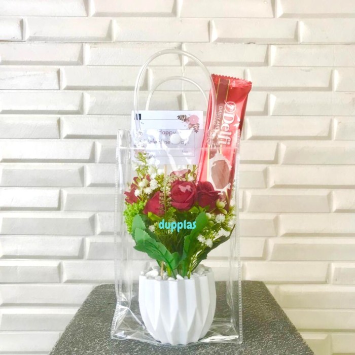

HAMPERS VALENTINE BUNGA ARTIFICIAL COKLAT HADIAH DEKORASI RUANGAN