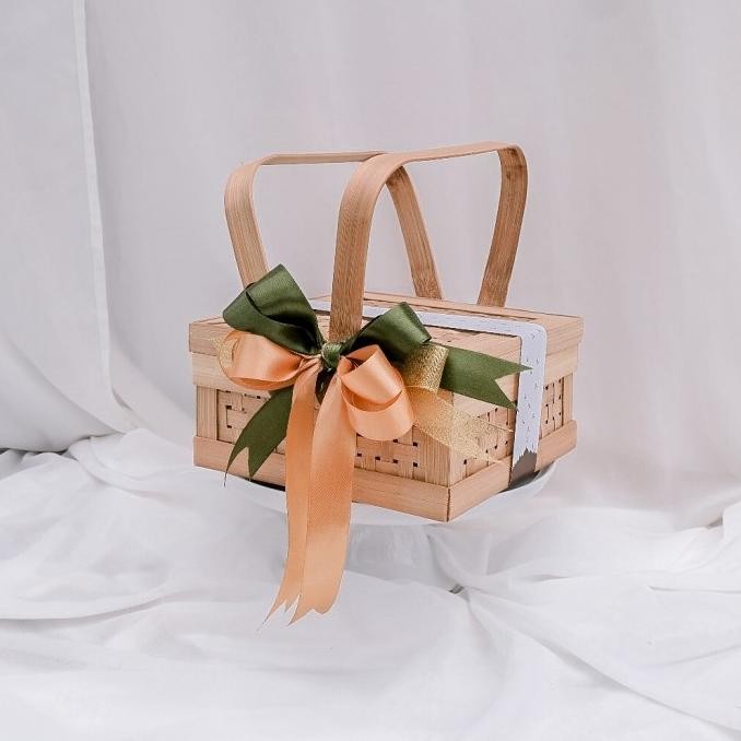 

Terlaris Eid Hampers Premium Aesthetic Hampers Lebaran Bingkisan Premium Ready Stok