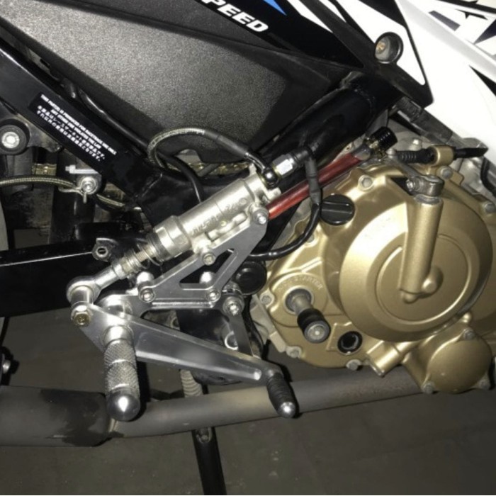 step underbone / footstep underbon DKT disc ninja 150 rr dan ninja r