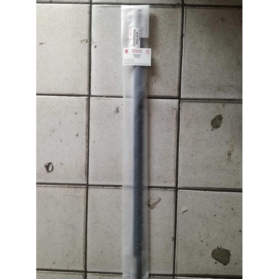 Pelipit/List Kaca Depan Kanan Toyota Ist