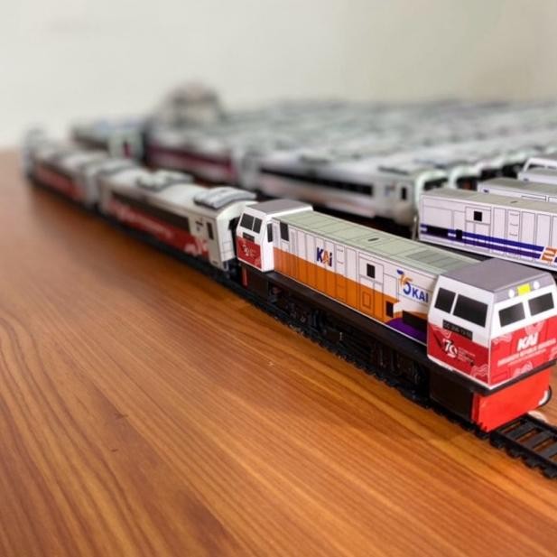 asd-86 paket Rangkaian murah Mainan Kereta Api Indonesia,Lokomotif cc 206 Hut Ri 79 tahun kemerdekaa