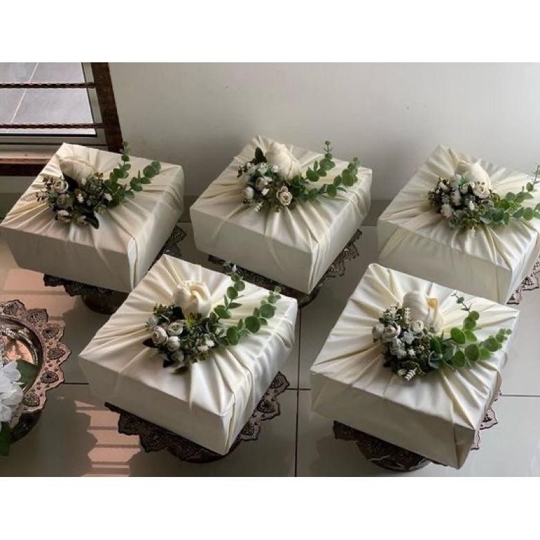 

Im31 (Bisa Request) Paket Satu set box seserahan hidden Kosongan Termurah