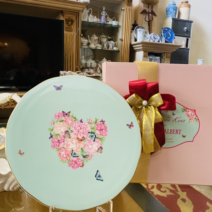 

Hampers Ribbon Royal Albert Plate Cake Miranda Blessing L 29 Cm Mewah