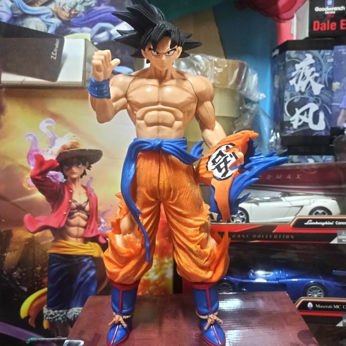 Dragon ball figure sun goku battle