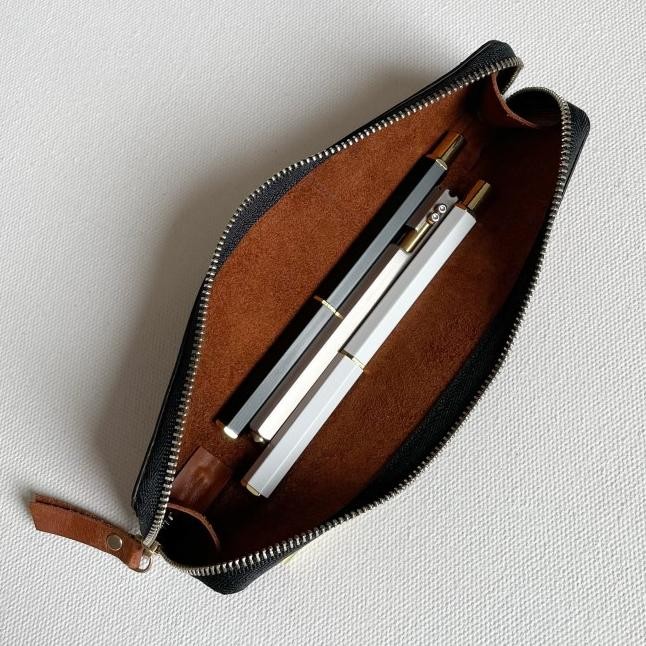 

Leather Cil Case / Kotak Sil Kulit Sapi