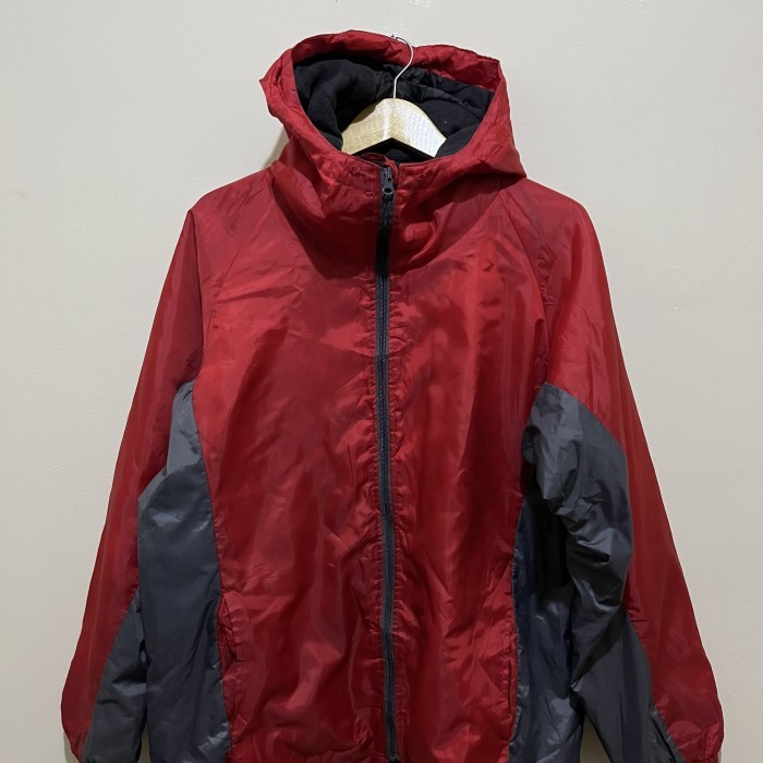 JAKET OUTDOOR HEAT ASSIST ORIGINAL WINDBREAKER