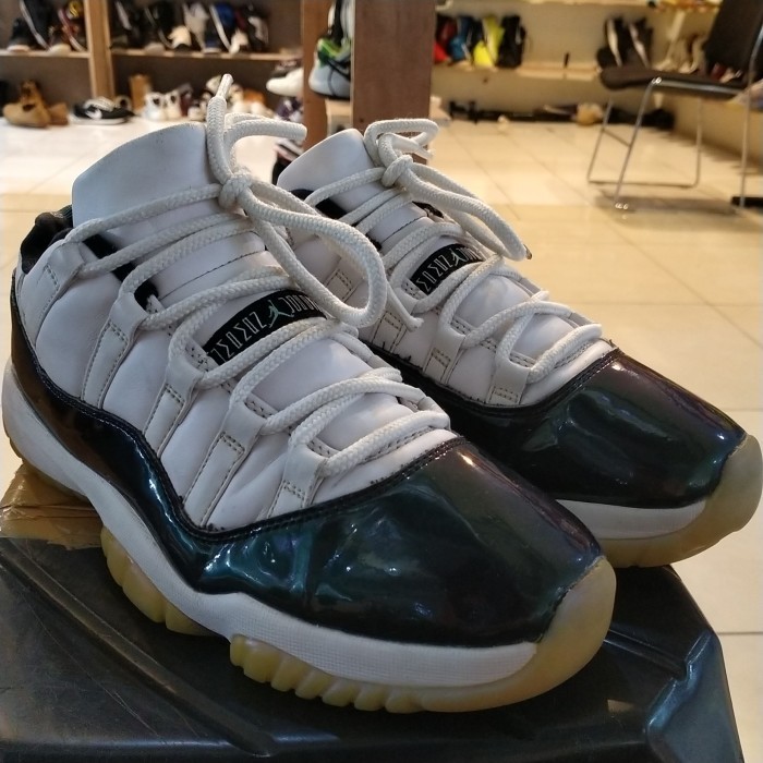 SEPATU NIKE AIR JORDAN 11 RETRO LOW EMERALD