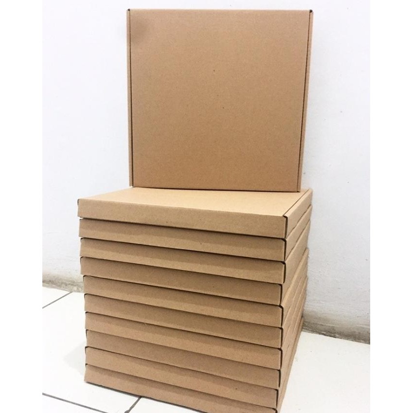 

BIG SALE BOX KARDUS VINYL / PIRINGAN HITAM ISI 30 KARDUS !!!!!