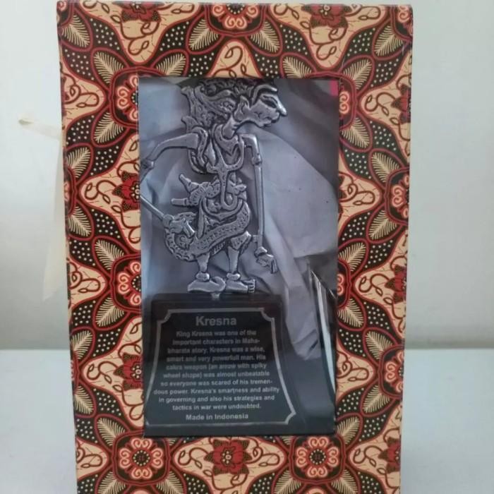 

Plakat Souvenir Tempat Pulpen Wayang /Tempat Alat Tulis/Wayang Kresna