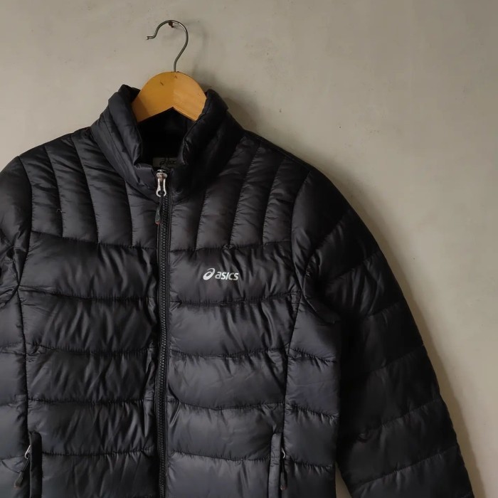 JAKET GELEMBUNG ASICS SIZE S ORIGINAL