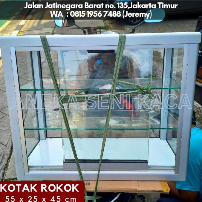 Etalase Kaca Mini Murah