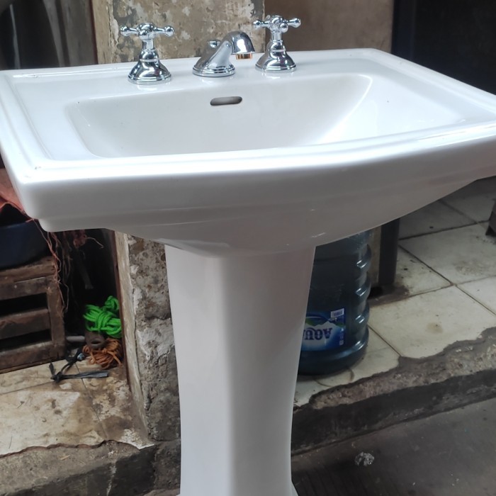 WASTAFEL CUCI TANGAN STANDING TOTO LW668 / BAK CUCI TANGAN KAKI TOTO
