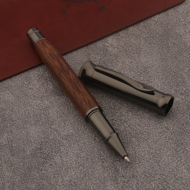 

Terbaru Baru 1 Buah Pena Bolpoin Kayu Balas Tinta Abuabu Pena Gel Ujung Peluru 0.5mm Pulpen Gulung