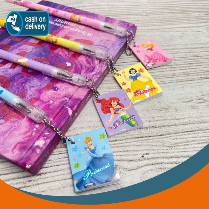 

Terbaru PULPEN GANTUNGAN BUKU PRINCESS PG-1461 BOOK PUTRI PEN PENA BOLPEN BOLPOIN LUCU KARAKTER ANAK