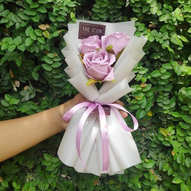 

Diskon! SURPRISE BUNDLE Buket Mawar Palsu & Coklat Cadbury Kado untuk Pasangan