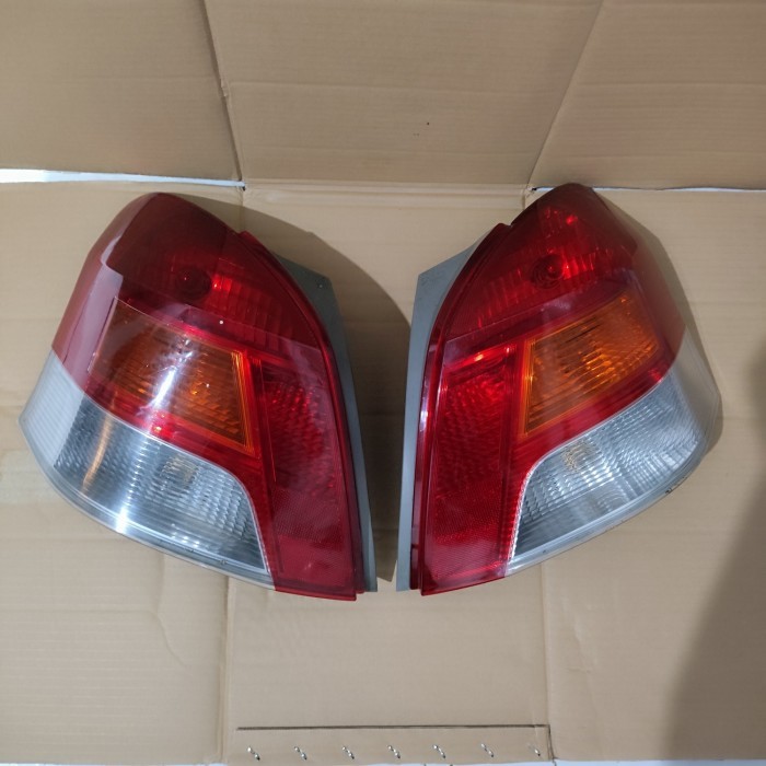 lampu belakang stoplamp Toyota yaris 2010 2011 2012 original