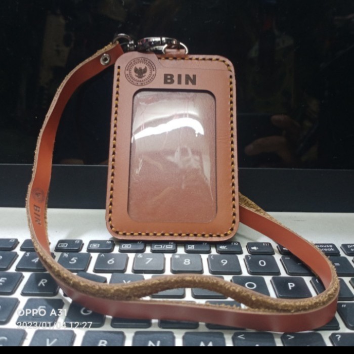

Holder kalung id card kulit asli logo BIN