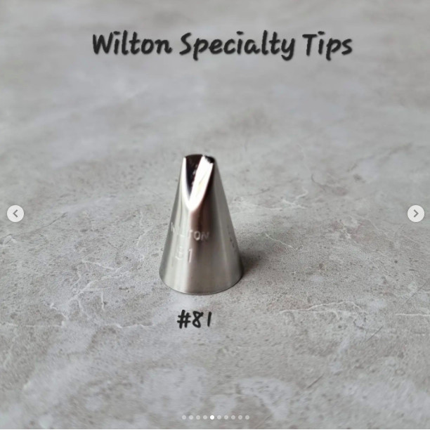 

TERBARU WILTON DECORATING SPUIT RUFFLE TIPS # 86 88 100 353 401 402