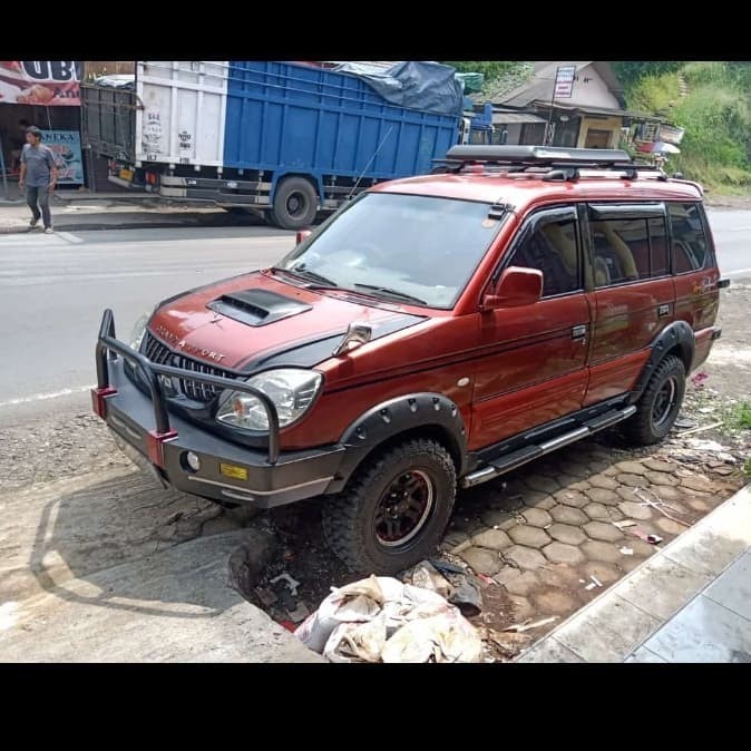 Over Fender Mitsubishi Kuda