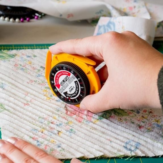 

Chenille Cutter Olfa Chn-1 Alat Pemotong Kain Pisau Jahit