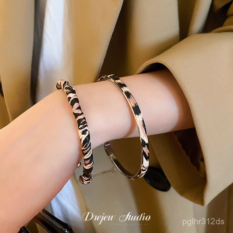 Gelang Gaya Hong Kong, Gelang Kulit Macan Tutul Winding