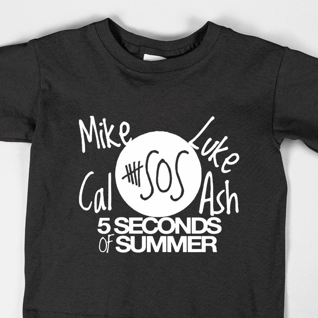 T-shirt Distro Kaos Pria Wanita Katun Kombet 24s All Size 5SOS 5 Second Of Summer Line Up Signature