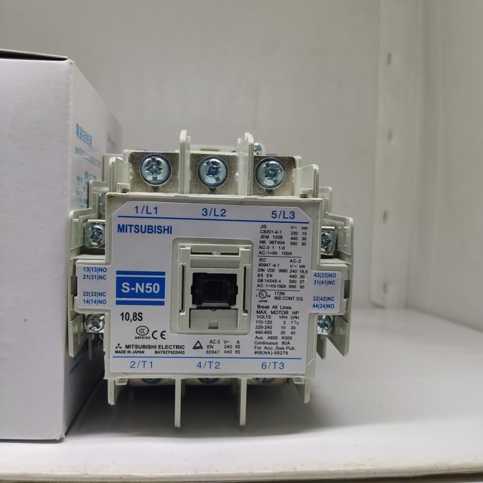 Kontaktor / Contactor Mitsubishi S-N50 Sn-50 Sn 50 Sn50 220V