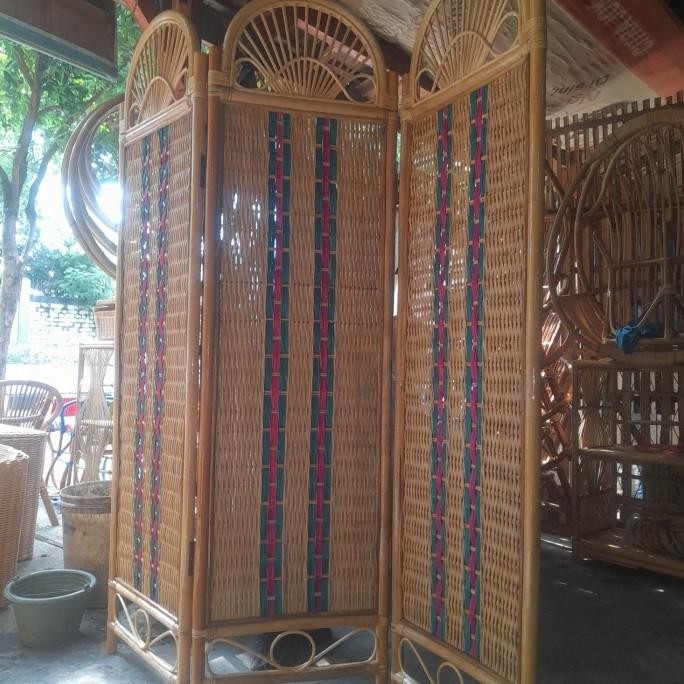 Pembatas Ruangan Rotan HTM