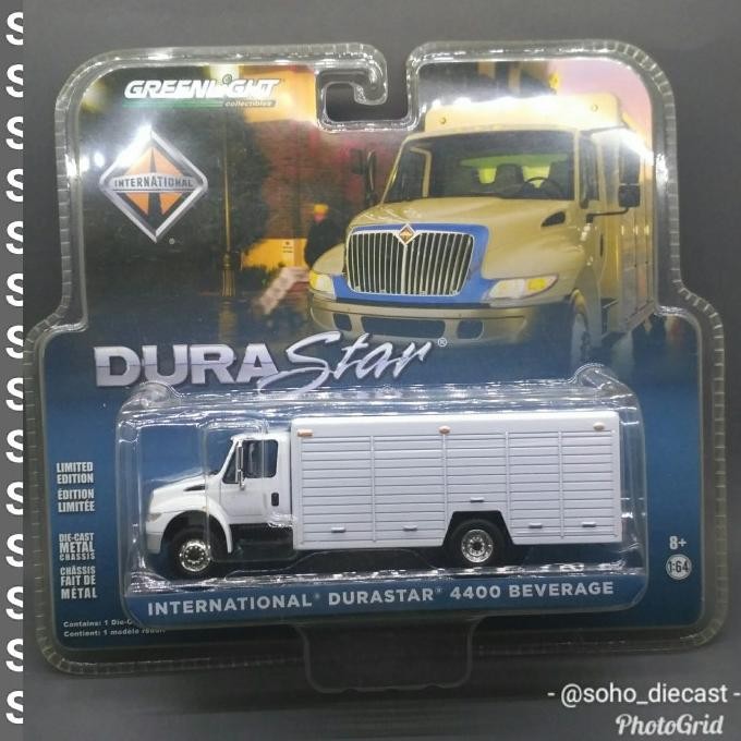 Greenlight International Durastar 4400 Box Truck Beverage Putih