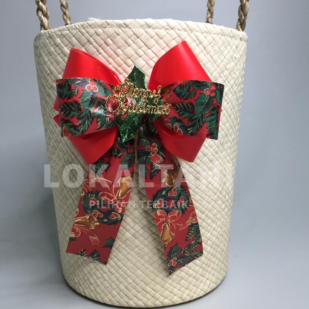 

Beli 2 Lebih Murah Tas Pandan Tabung Natal / Tas Hampers Natal / Tas Parcel Kue Kering Asli