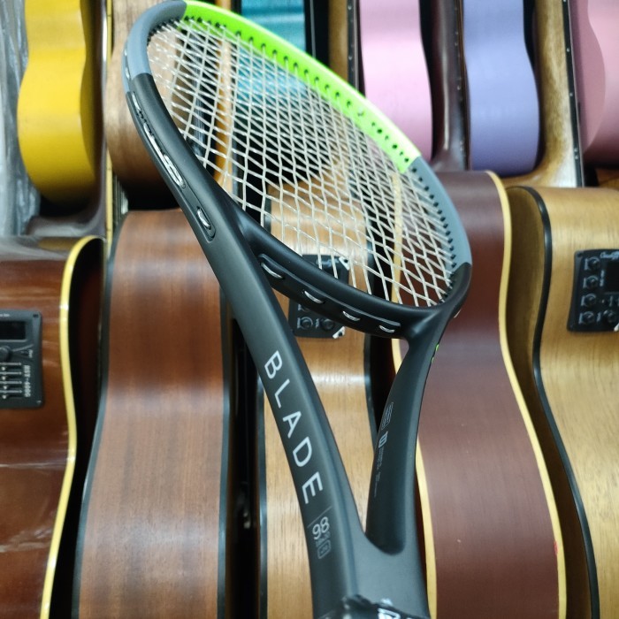 raket tenis wilson blade