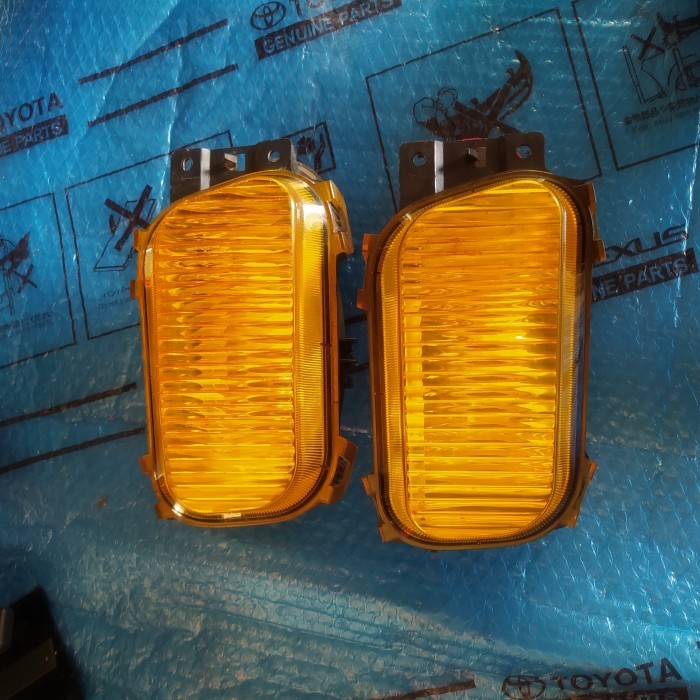 Lampu Kabut Depan Truk Canter Original (Second)