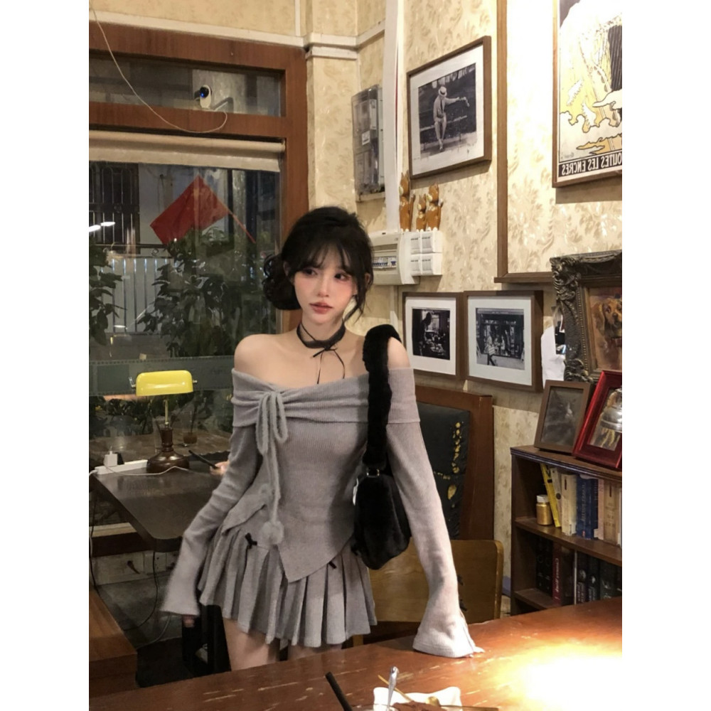 [Kue ceri]Atasan satu bahu lengan panjang ramping dan set rok dua potong