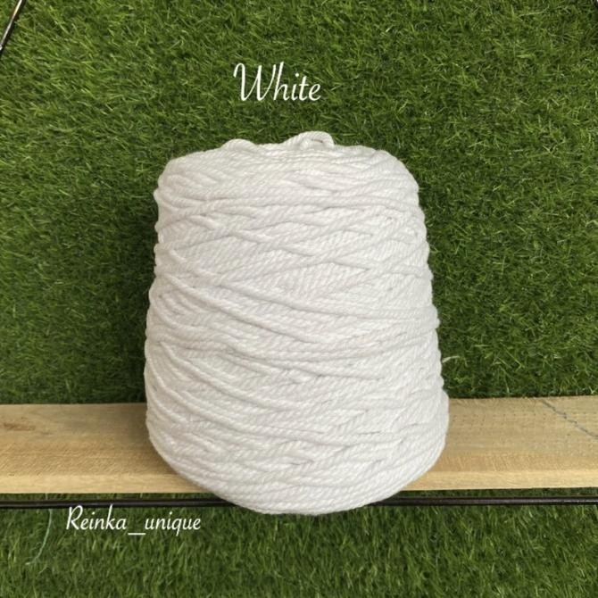 

Tali macrame benang warna putih twist ukuran 4mm 1kg