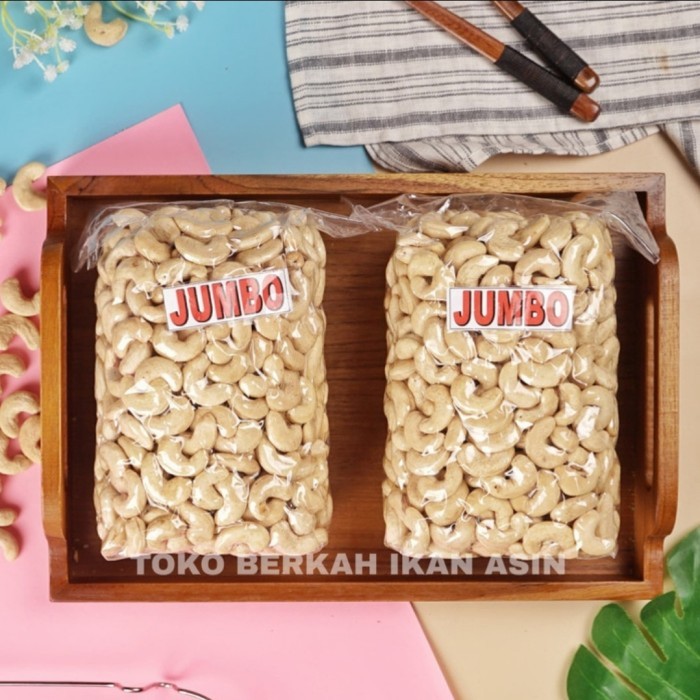 

Ready Kacang Mete Mentah Sulawesi Jumbo 1Kg / Kacang Mente Utuh Asli